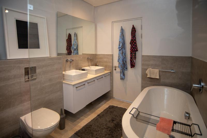 2 Bedroom Property for Sale in Cape Town City Centre Western Cape